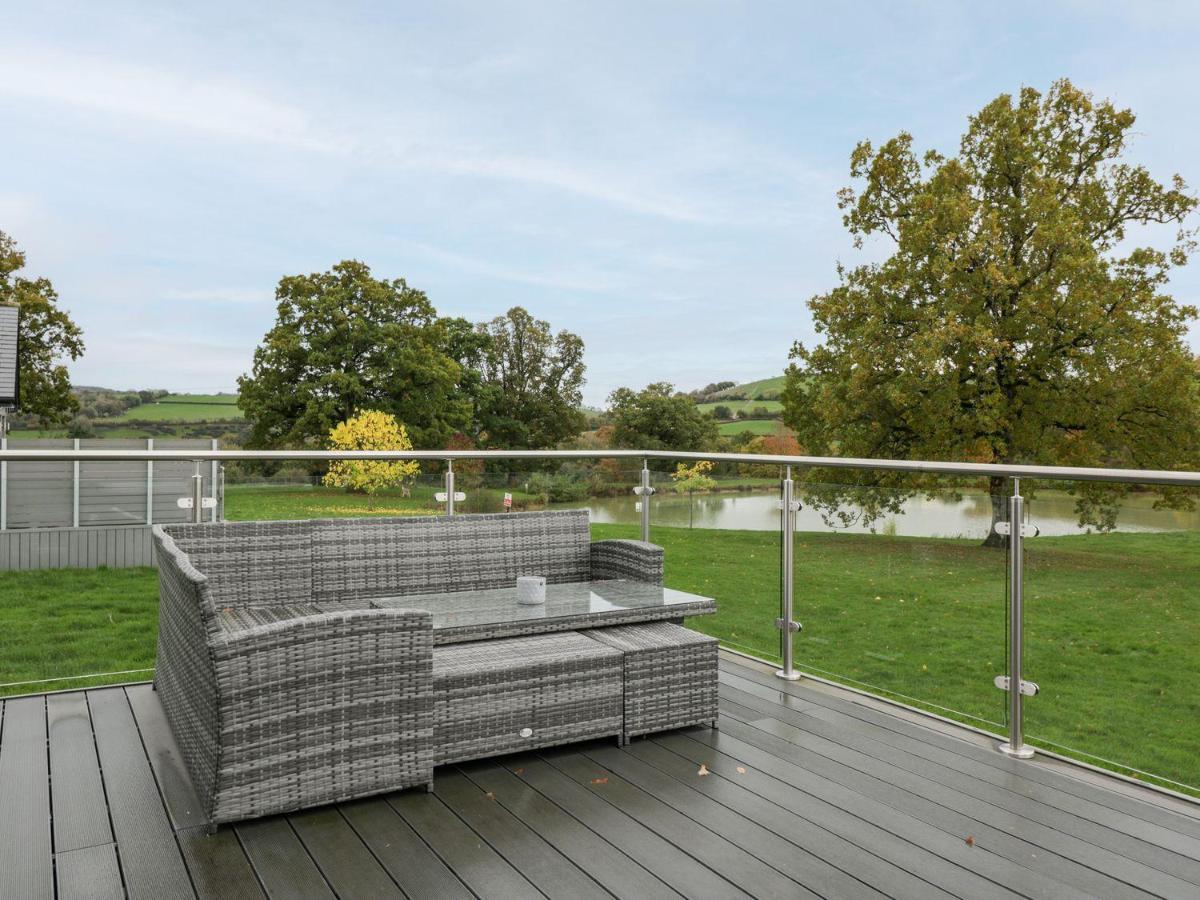 2 Oak Park Villa Tiverton  Exterior photo